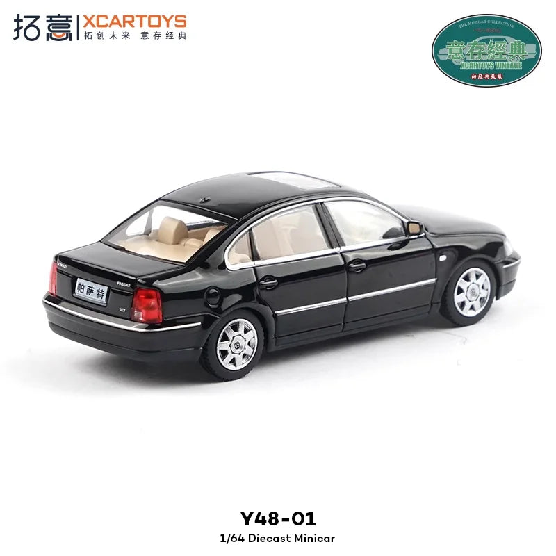 XCartoys 1:64 Passat gen5 Diecast Model Car