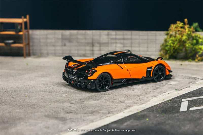Tarmac Works 1:64 Pagani Huayra BC Arancio Saint Tropez BLACK ORANGE Diecast Model Car