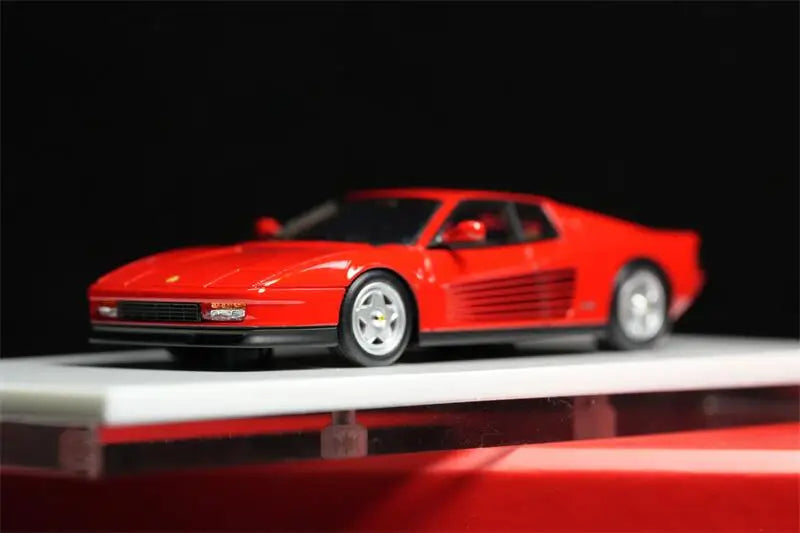 DMH 1:64 Testarossa Resin Model Car