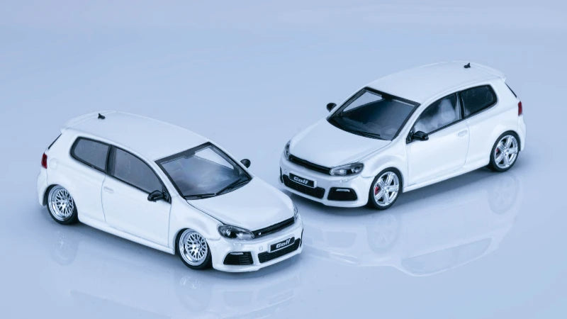 Maxwell 1:64 GOLF RMK6 Pearl / Blue Diecast Model Car