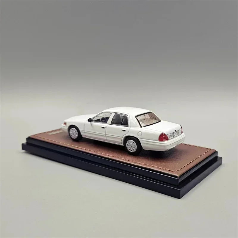 GOC 1:64 CROWN VICTORIA Street package limited799 Diecast Model Car