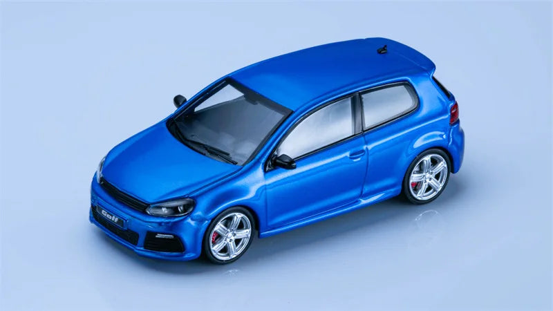 Maxwell 1:64 GOLF RMK6 Pearl / Blue Diecast Model Car