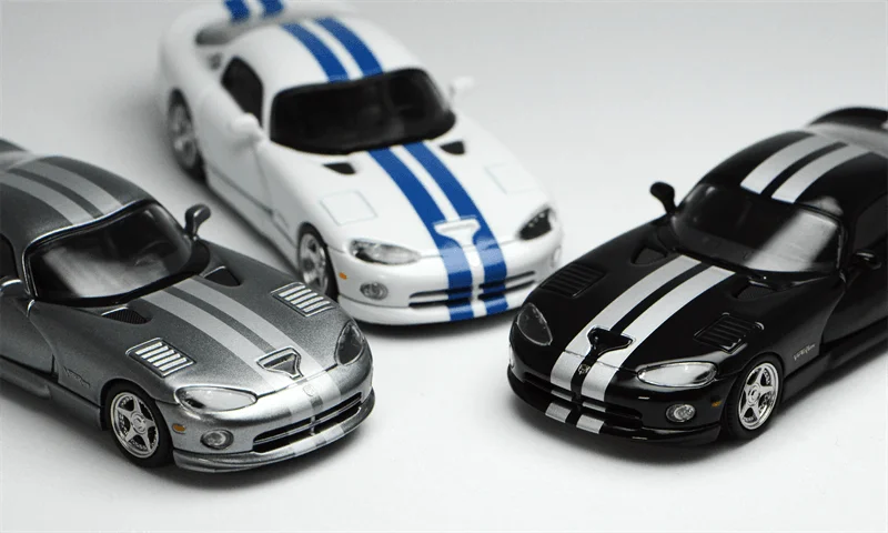 GFCC 1:64 1996 Viper Hardtop GTS White Diecast Model Car