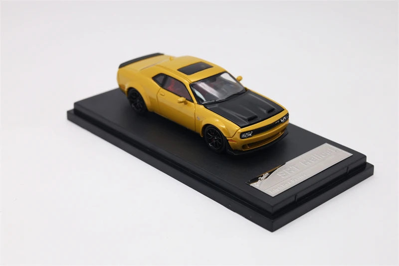 Stance Hunters SH 1:64 SRT Hellcat Yellow Black Hood Diecast Model Car