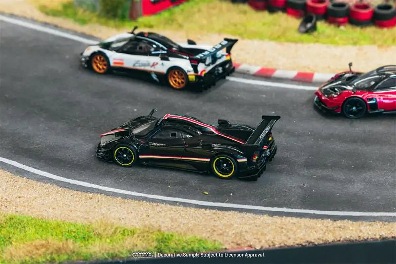 Tarmac Works 1:64 Pagani Zonda Revolución Nero Oro Black Diecast Model Car