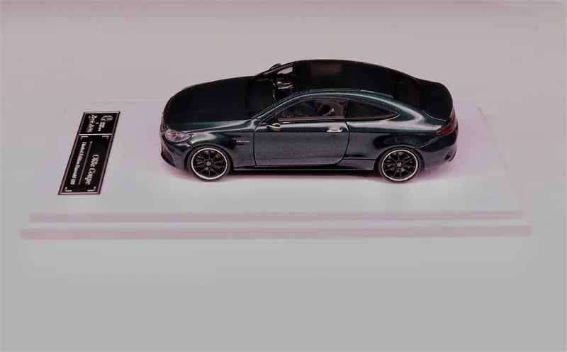 Howie Model x Momo Collection 1:64 C63s W205 green Diecast Model Car