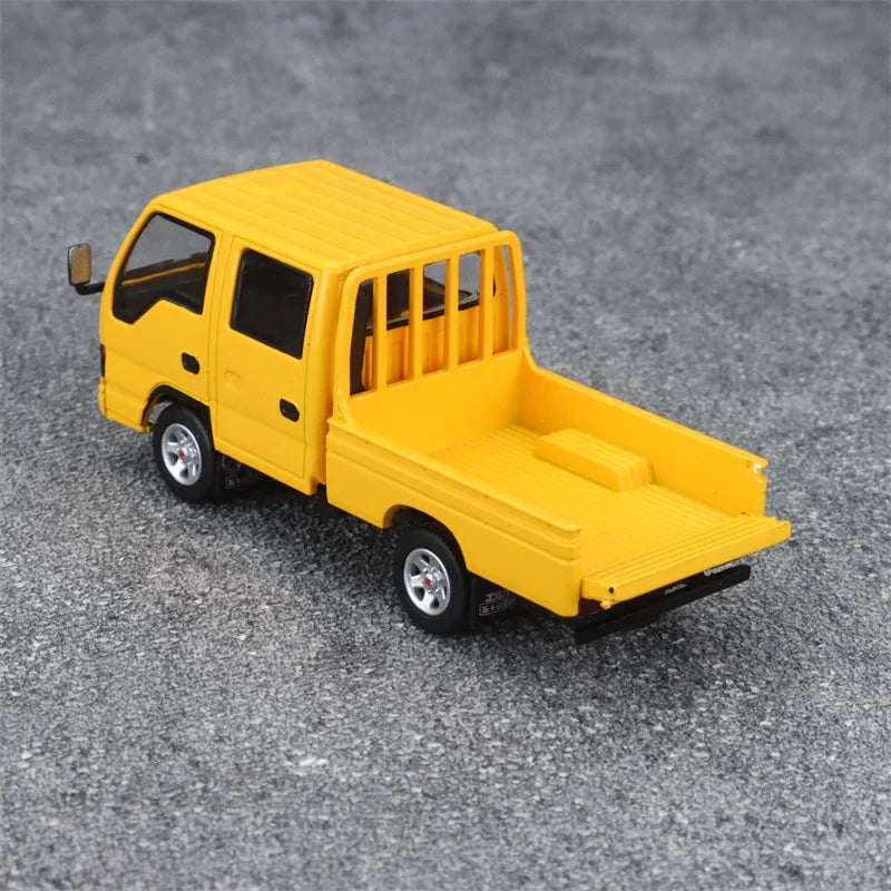 Model1 1:64 ISUZU ELF 250 PickUp Yellow Die-Cast Car Model Collection Miniature