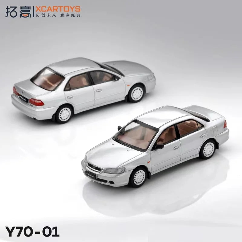XCartoys 1:64 Gen.6 Accord Silver Diecast Model Car