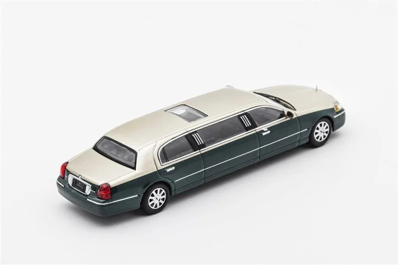 GCD 1:64 Lincoln Town Car Mk3 FN145 SilverBlue/GoldGreen LHD Diecast Model Car
