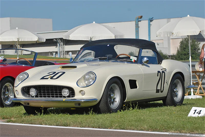 GFCC 1:64 1960 250 SWB Diecast Model Car