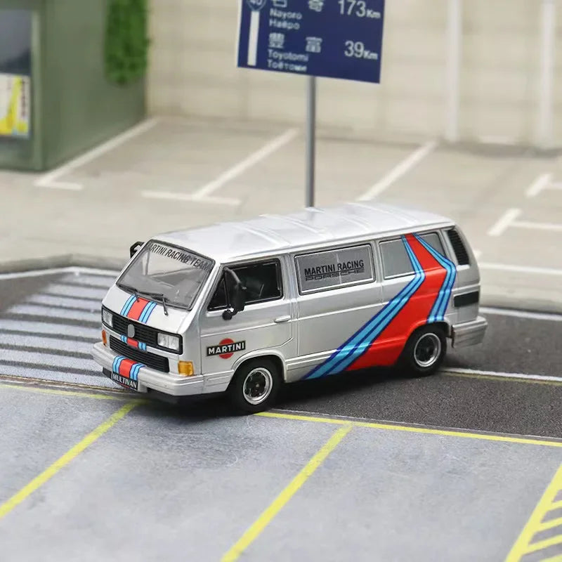 Master 1:64 T3 Van Diecast Model Car