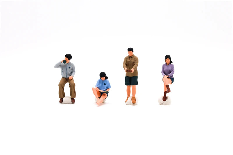 Xcartoys 1:64 RV Life Miniature figure set