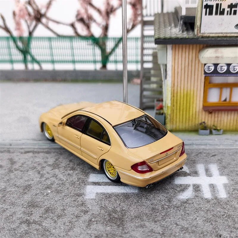 MK MODEL 1:64 MB E63 Lowride Desert yellow Diecast Model Car