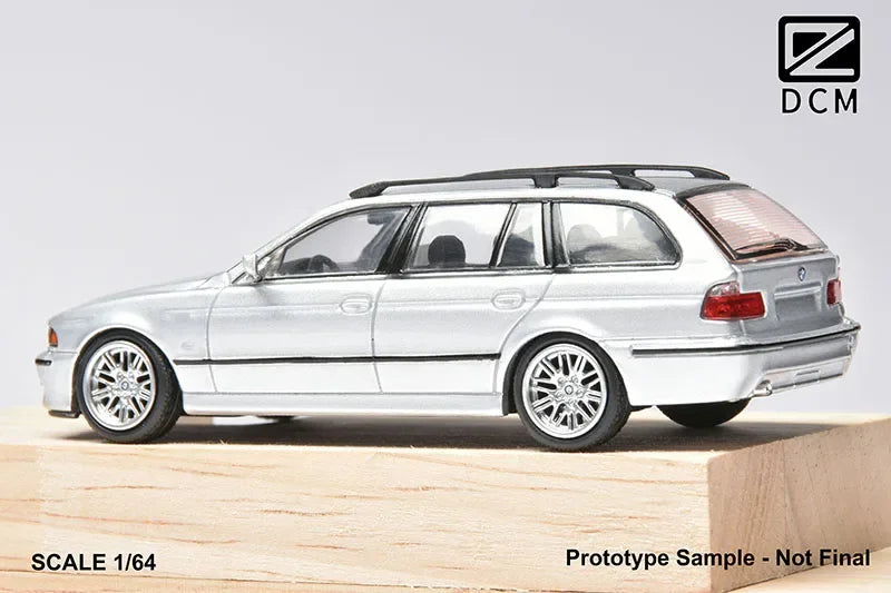 PreSale DCM 1:64 M5 Wagon Opening Hood Collection Miniature Diecast Metal Model Car