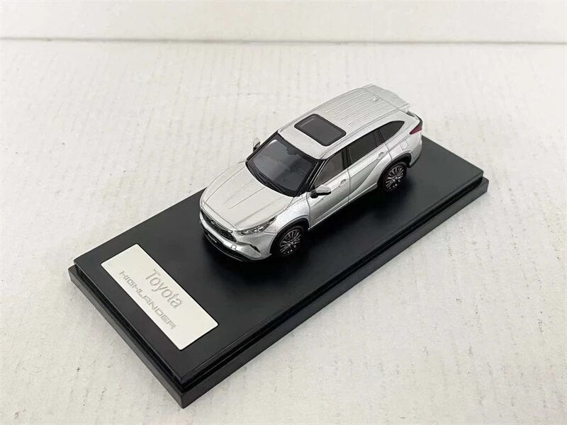 LCD 1:64 HighLander  Model Car