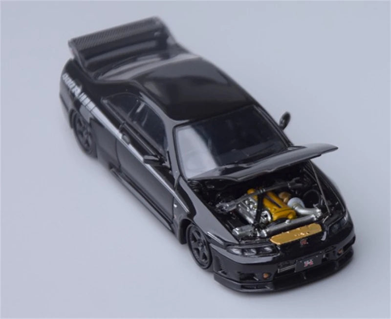 Focal Horizon1:64 R33 400R Black Diecast Model Car