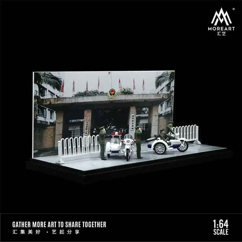 MoreArt 1:64 Police Motorcycle Figure set /People's Defenders Diorama