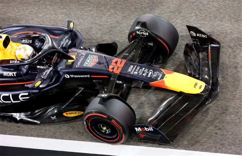 MINICHAMPS 1:64 2025 F1 RACING RB21 #1 MAX / YUKI JAPANESE / ROMAGNA / CANADA GP Diecast Model Car