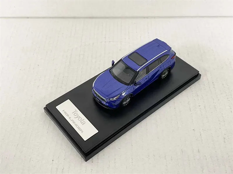 LCD 1:64 HighLander  Model Car