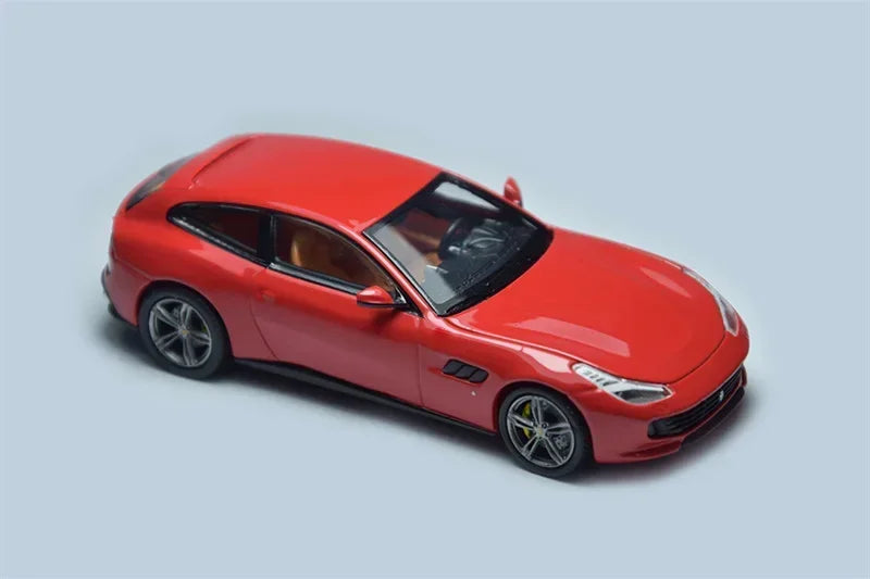 Phantom Knight PK 1:64 GTC4 Lusso Rosso Corsa / Bianco Avus Limited999 Diecast Model Car