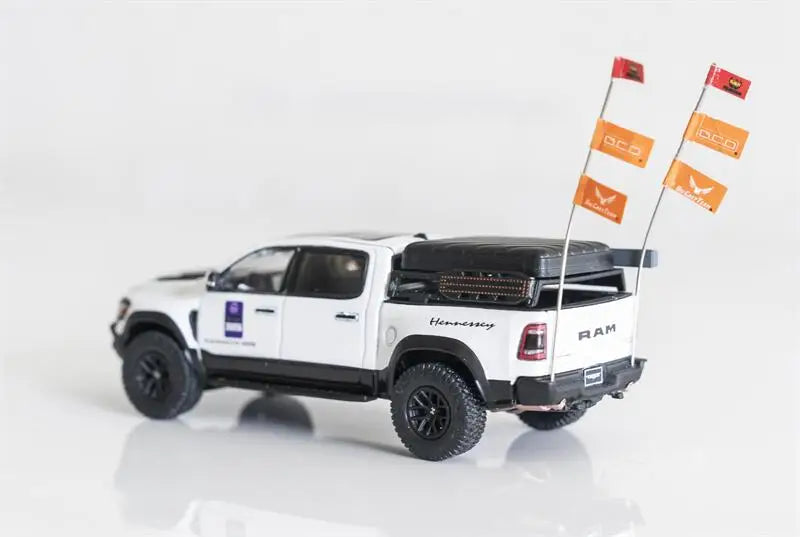 GCD 1:64 Ram Mammoth 1000 Alxa Off-Road Special White Die-Cast Car Model Miniature Gifts