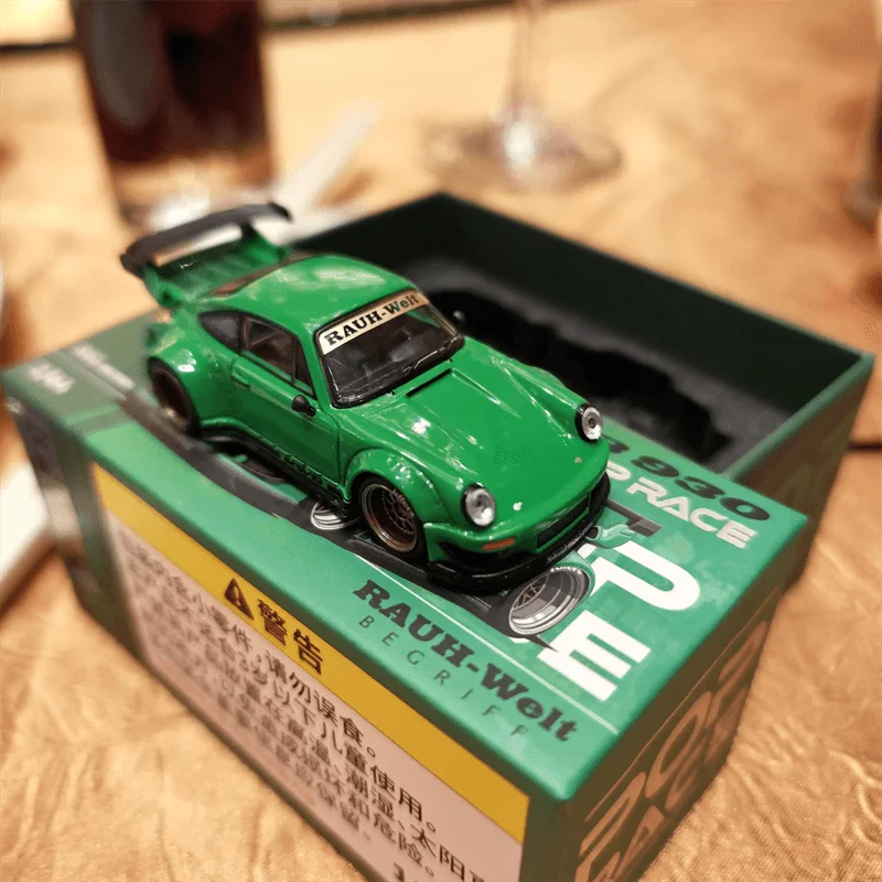 Xcartoys x Pop Race 1:64 PANDEM ELISE & TRUCK / RWB930 & TRUCK / RWB930 / R32 Diecast Collector's Vehicle Model Car