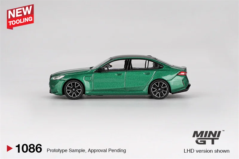 [PreSale] MINI GT 1:64 M5 G90 Isle of Man Green Metallic 1086 Diecast Model Car