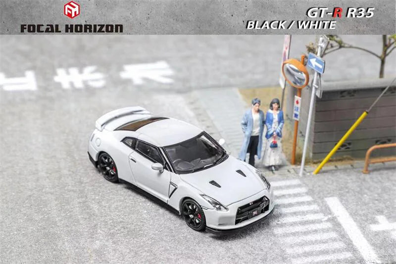 Focal Horizon FH 1:64 GTR R35 Black / White R33 Full Carbon