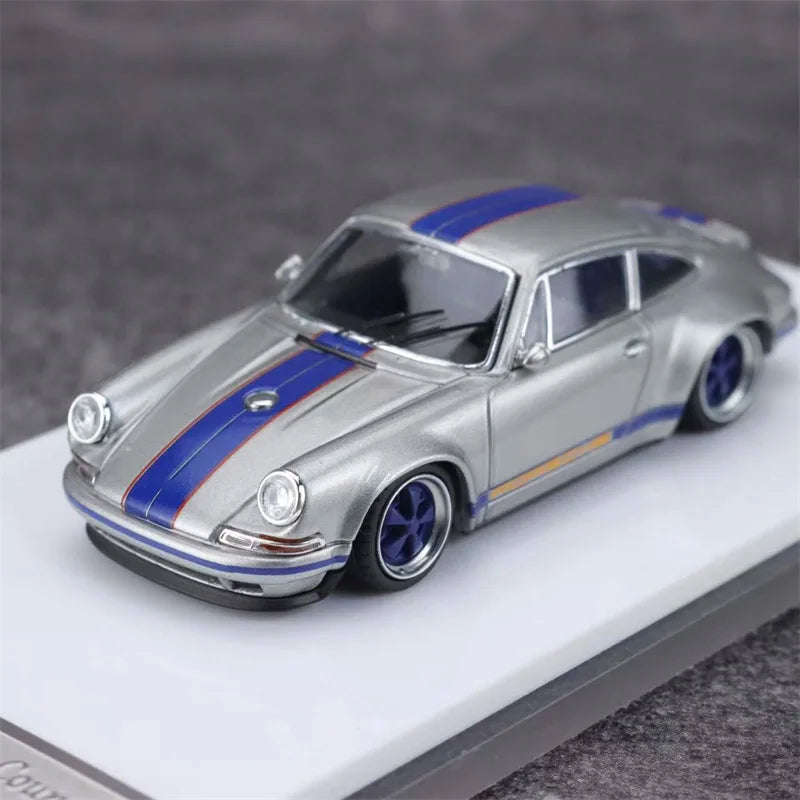 Zincit-Model 1:64 964 Singer DLS COUPE Silver Model Car