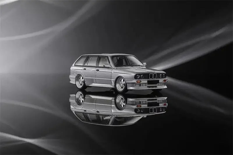 Mortal 1:64 E30 Touring limited999 Diecast Model Car