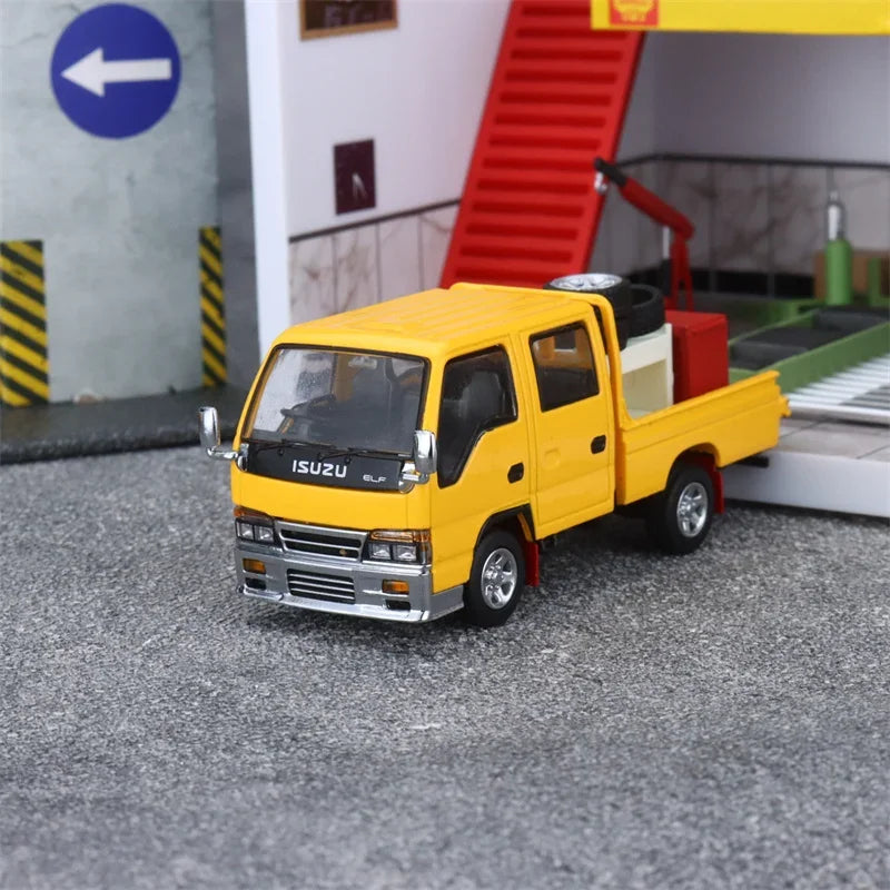 Model1 1:64 ISUZU ELF 250 PickUp Yellow Die-Cast Car Model Collection Miniature