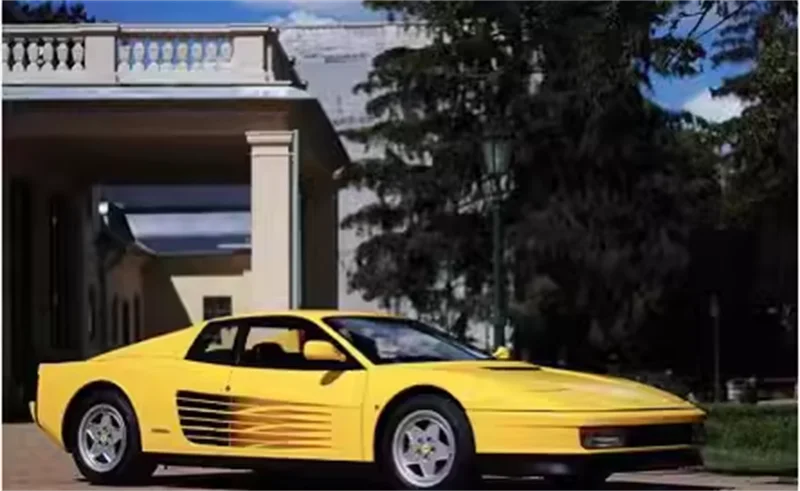 DMH 1:64 Testarossa Resin Model Car