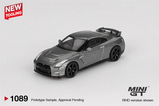MINI GT 1:64 GTR R35 CRS Version 2013 Dark Metal Gray 1089 Diecast Model Car