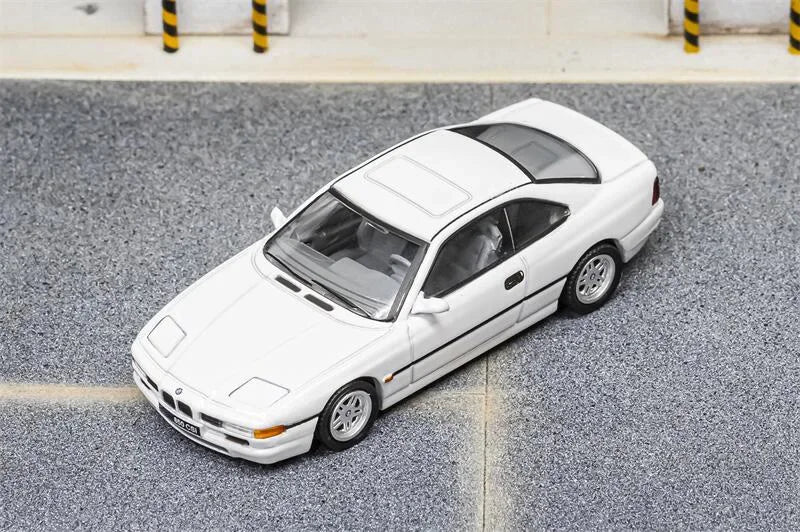 Shadow 1:64 850Csi LHD Diecast Model Car