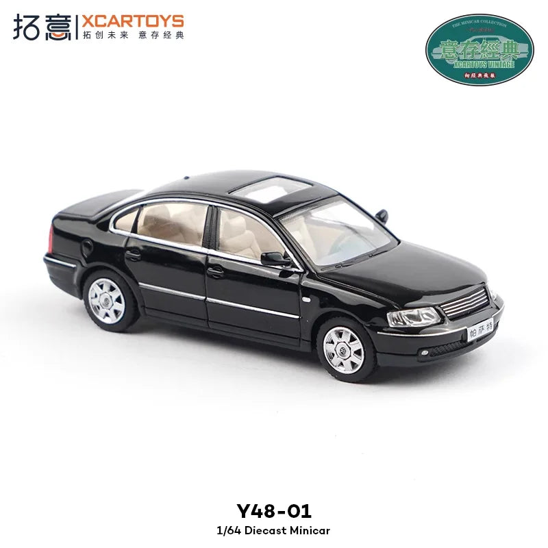 XCartoys 1:64 Passat gen5 Diecast Model Car