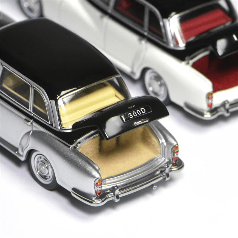 GFCC 1:64 300D Museum Black Silver / White Diecast Model Car