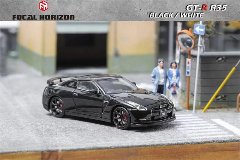 Focal Horizon FH 1:64 GTR R35 Black / White R33 Full Carbon