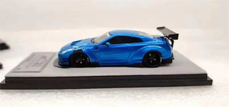 Qidian Model 1:64 GT-R R35 LB Limited999 Resin Model Car